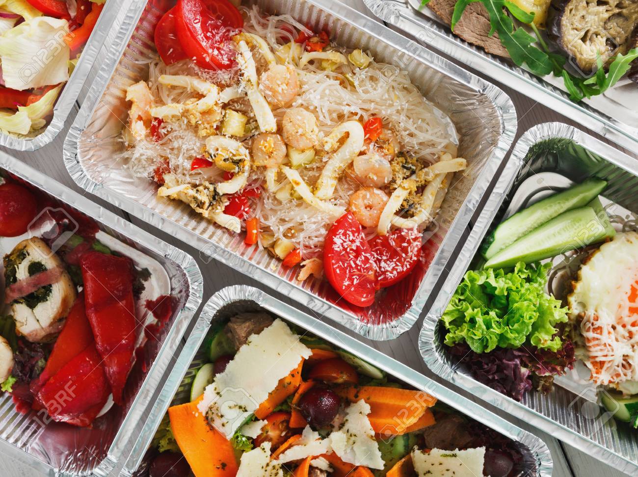 Alimentos naturales y orgánicos con aluminio