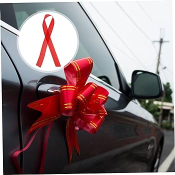 Cinta roja en retrovisor de auto