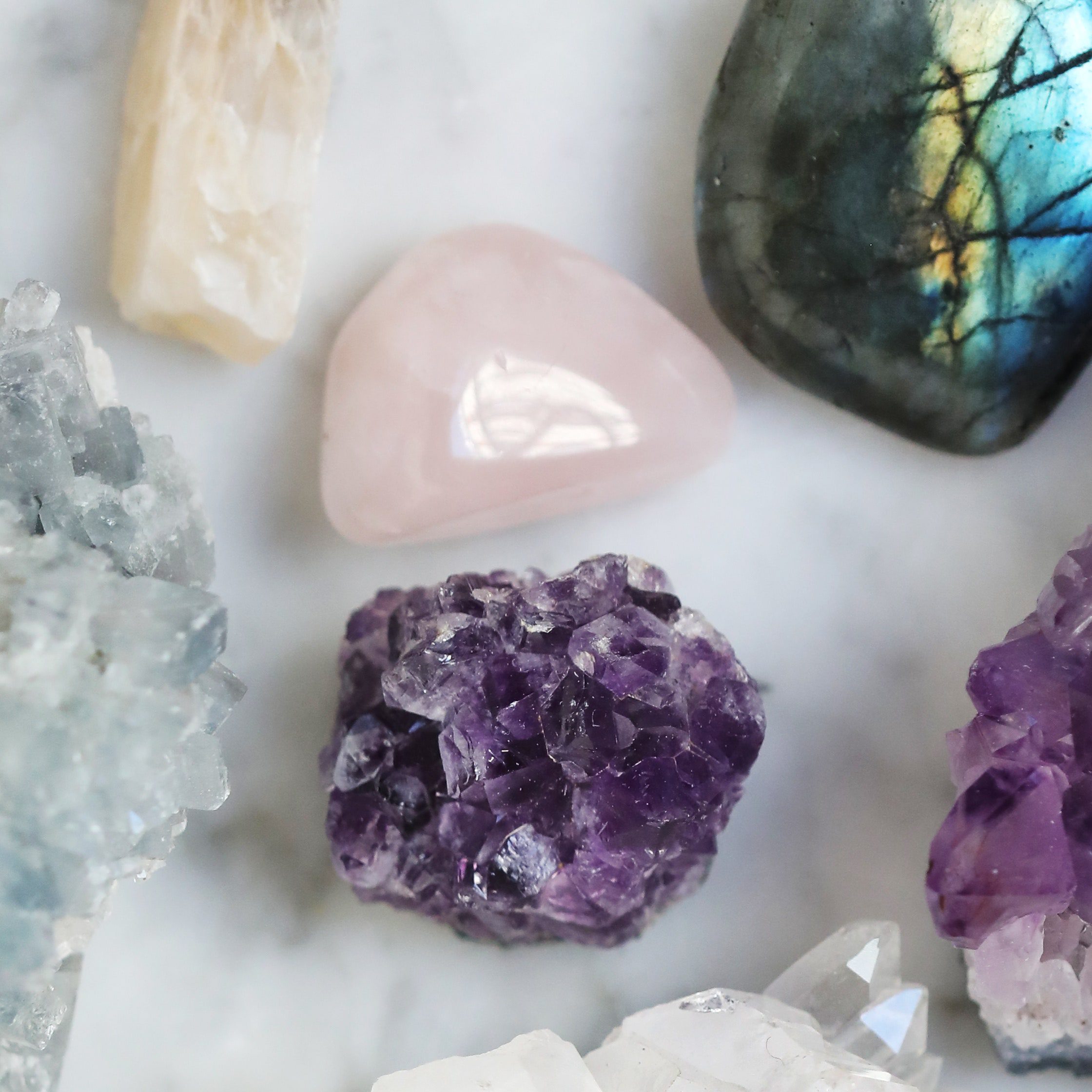 Cuarzos de colores para protección personal