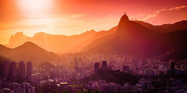 Vista panorámica del Cristo Redentor al atardecer