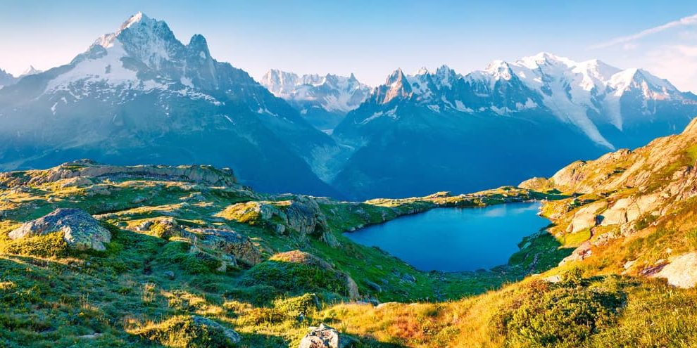Paisaje montañoso entre Europa y Asia