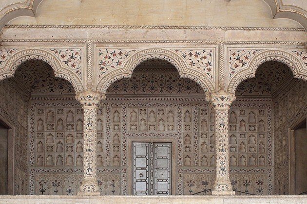 Taj Mahal: Detalles arquitectónicos y ornamentación exquisita