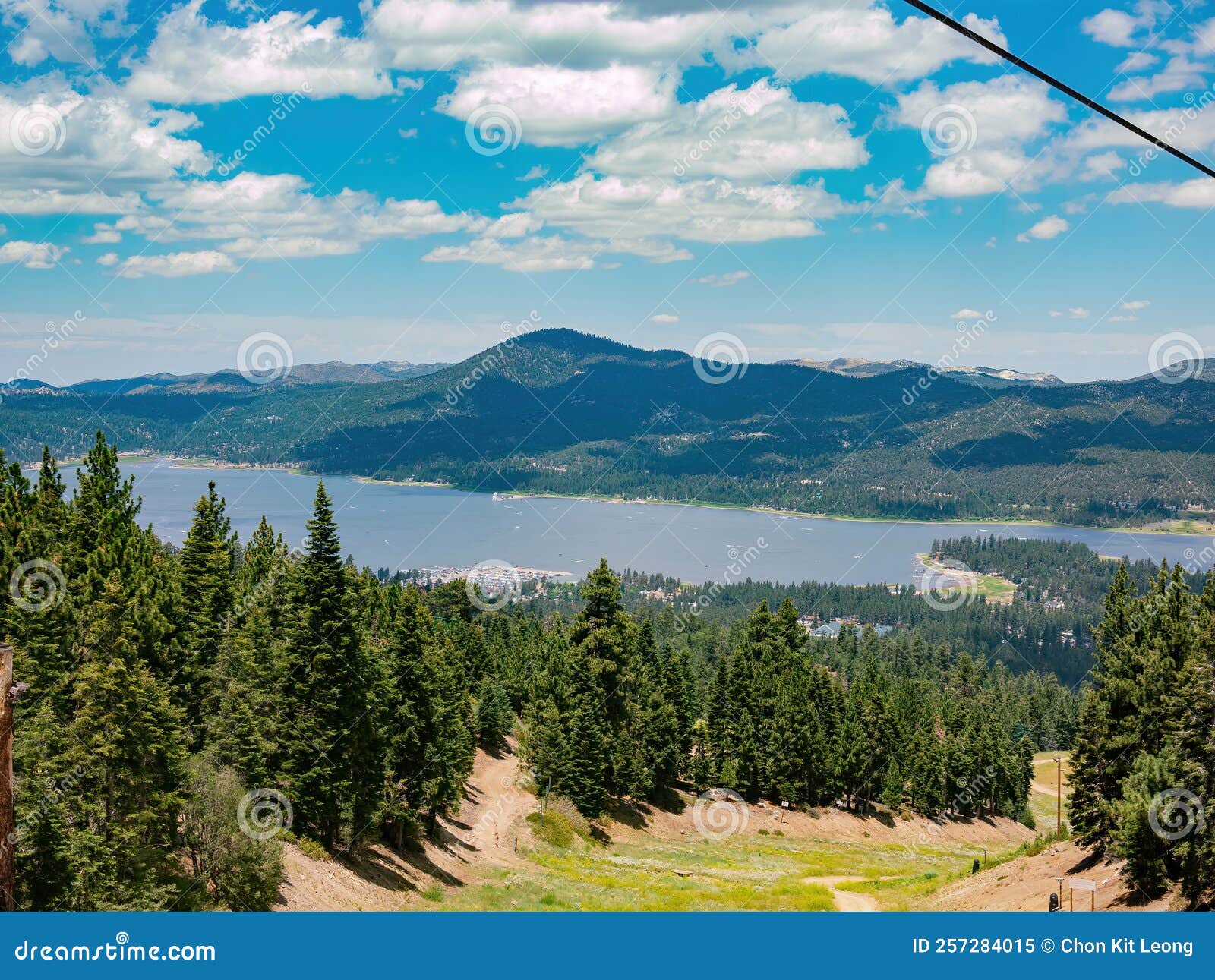 Paisaje del Gran Lago del Oso